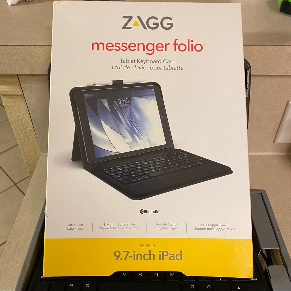 9.7” Zagg Messenger Folio in box